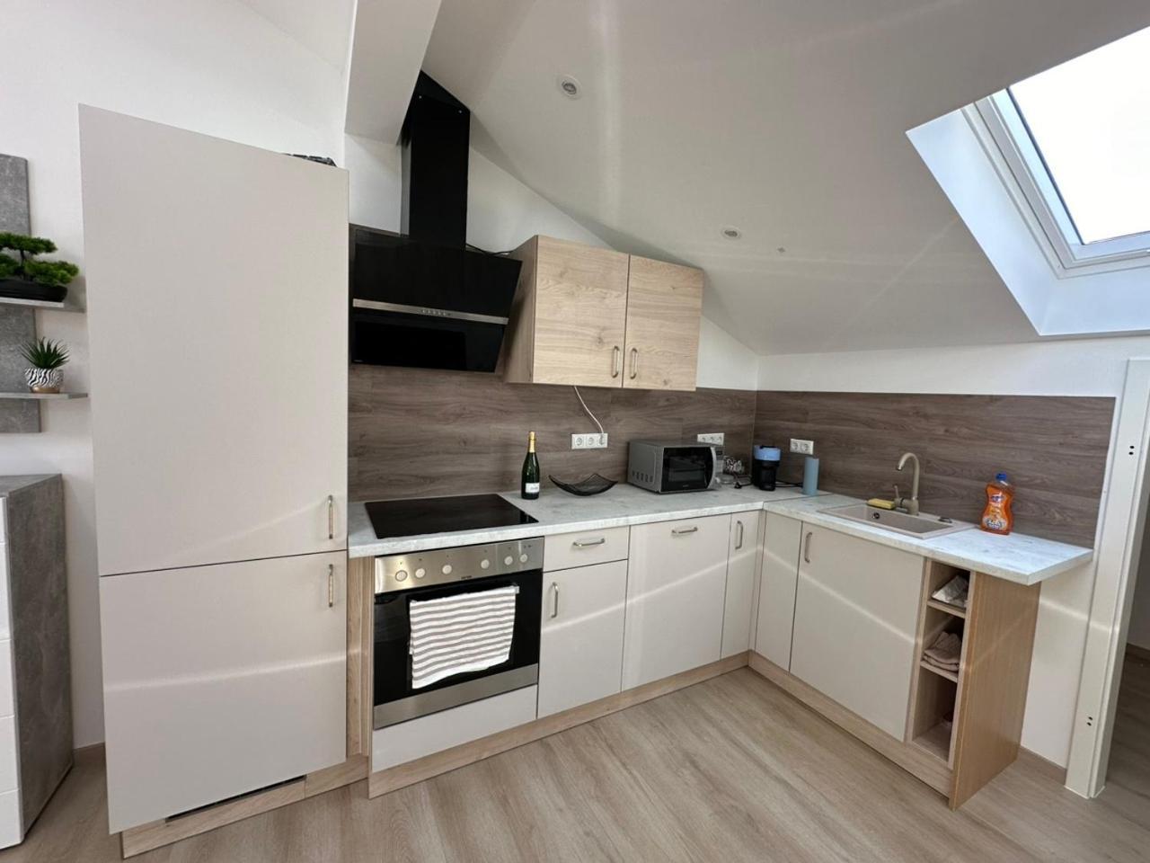 Grosse Ferienwohnung Gaestehaus Neubau Merzig 120M2 Eksteriør billede
