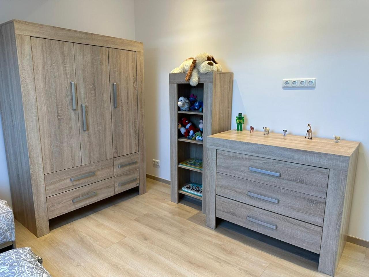 Grosse Ferienwohnung Gaestehaus Neubau Merzig 120M2 Eksteriør billede