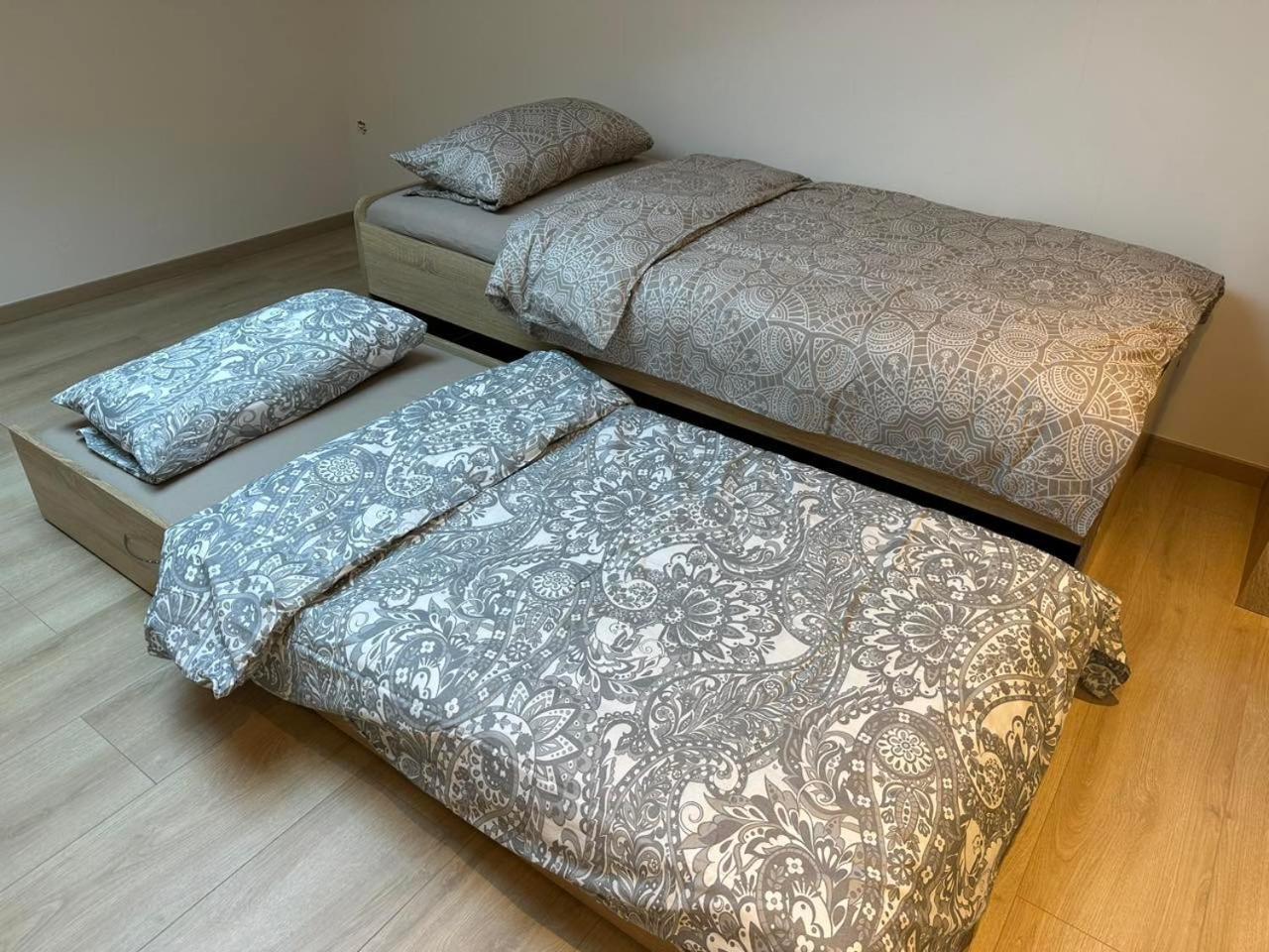 Grosse Ferienwohnung Gaestehaus Neubau Merzig 120M2 Eksteriør billede