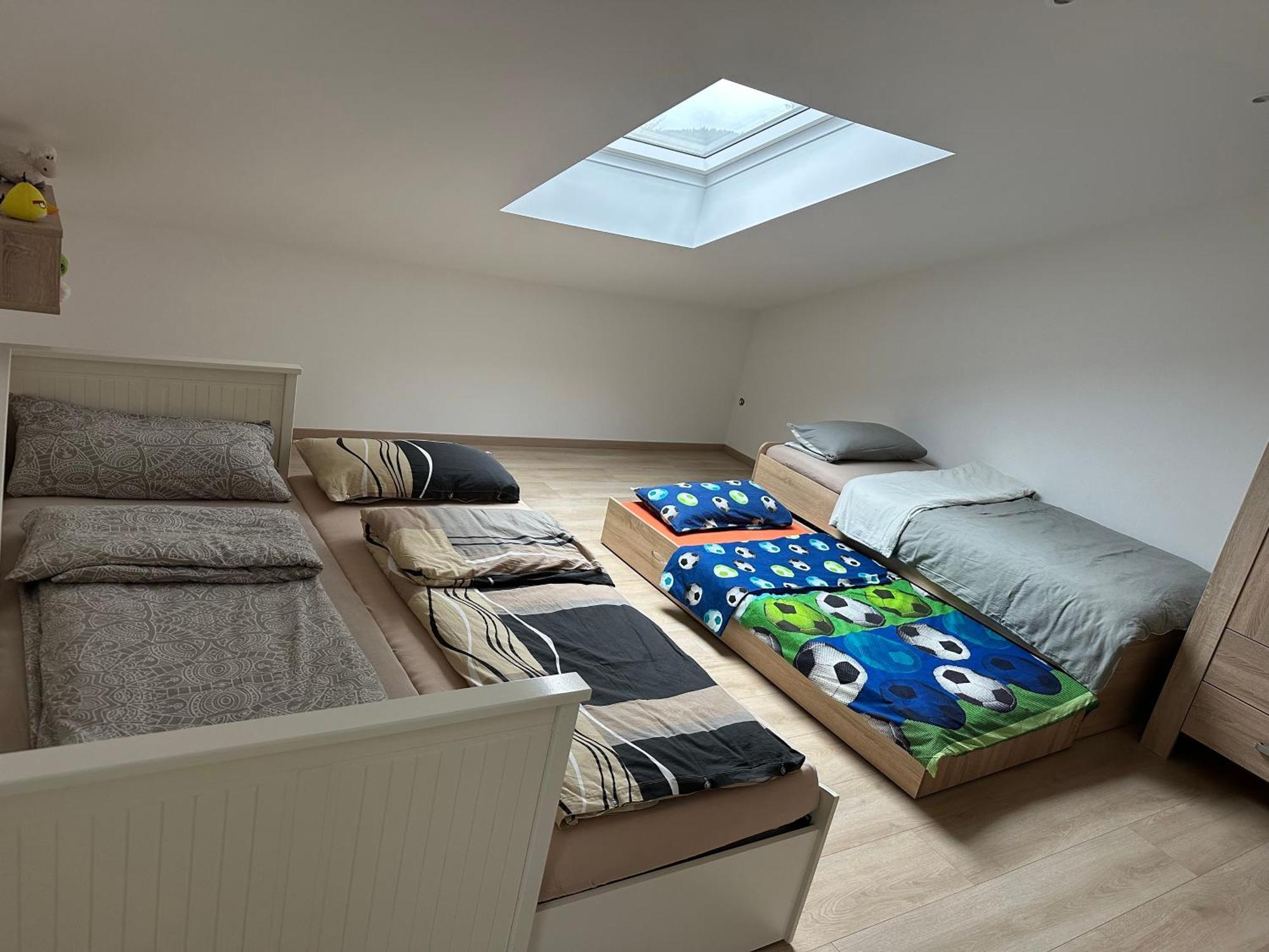 Grosse Ferienwohnung Gaestehaus Neubau Merzig 120M2 Eksteriør billede